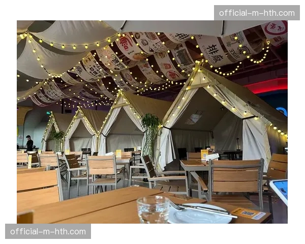 赛场之外：阿根廷巴里洛切站，当地特色美食帐篷成为车迷聚集地